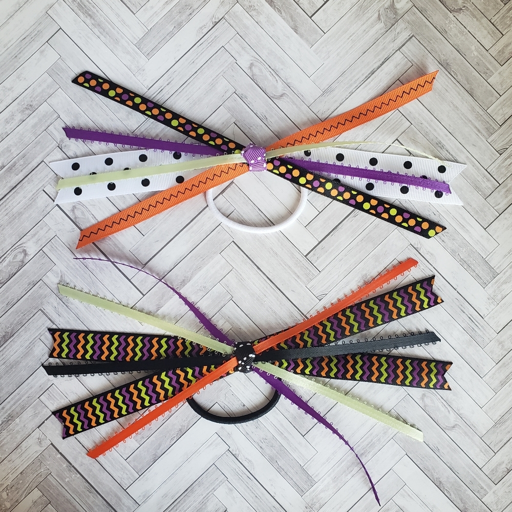 2 ponytail Halloween streamers